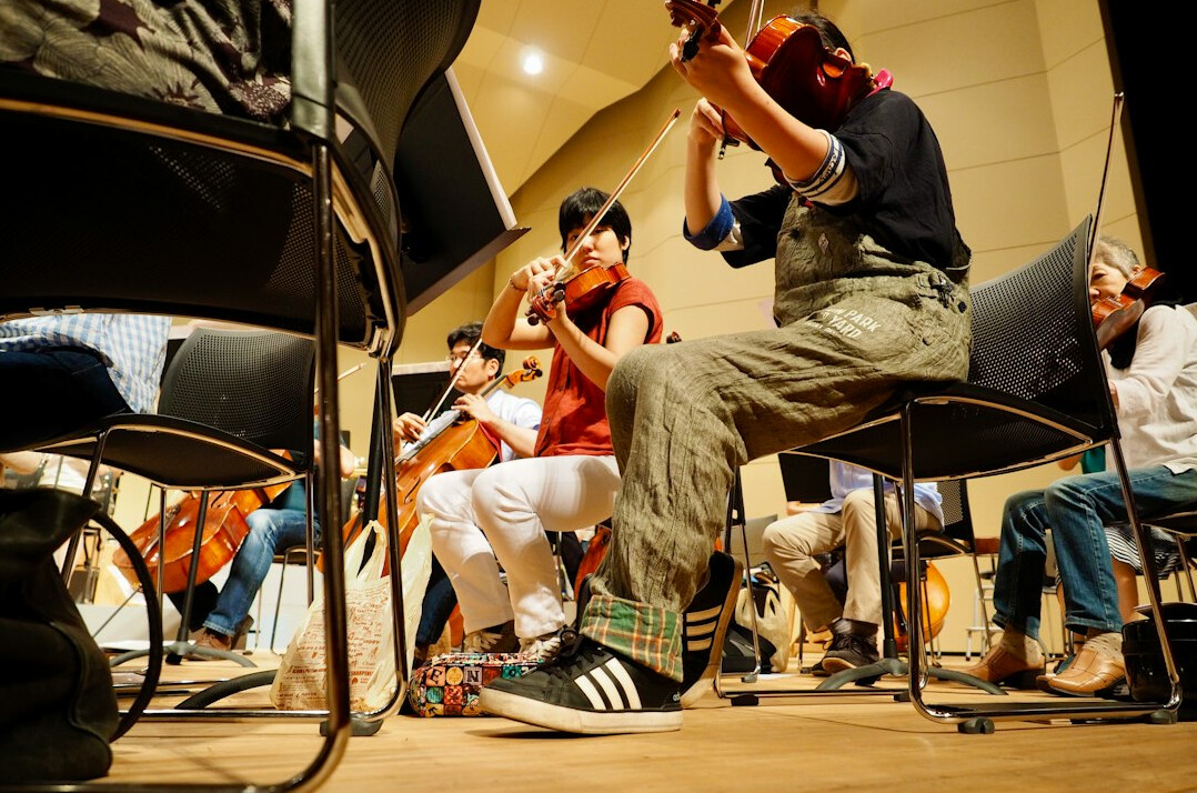 Students practicing interview techniques in a workshop